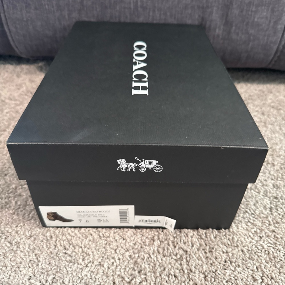 Coach Black Bootie Box with Signature Logo - Picture 3 of 11